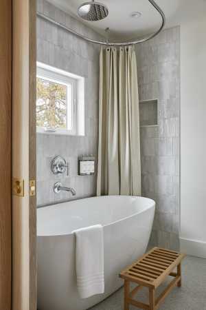 A soaker tub in the bathroom at The Beach Motel, Southampton, Ontario