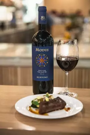 Ruffino Modus Super Tuscan wine