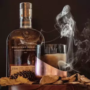 Delicious Christmas gift ideas | Smoked Maple Old Fashioned Cocktail Kit