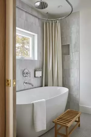 A soaker tub in the bathroom at The Beach Motel, Southampton, Ontario