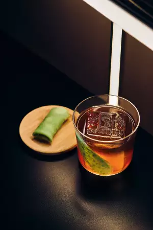Dadar Gulung at Suite 115