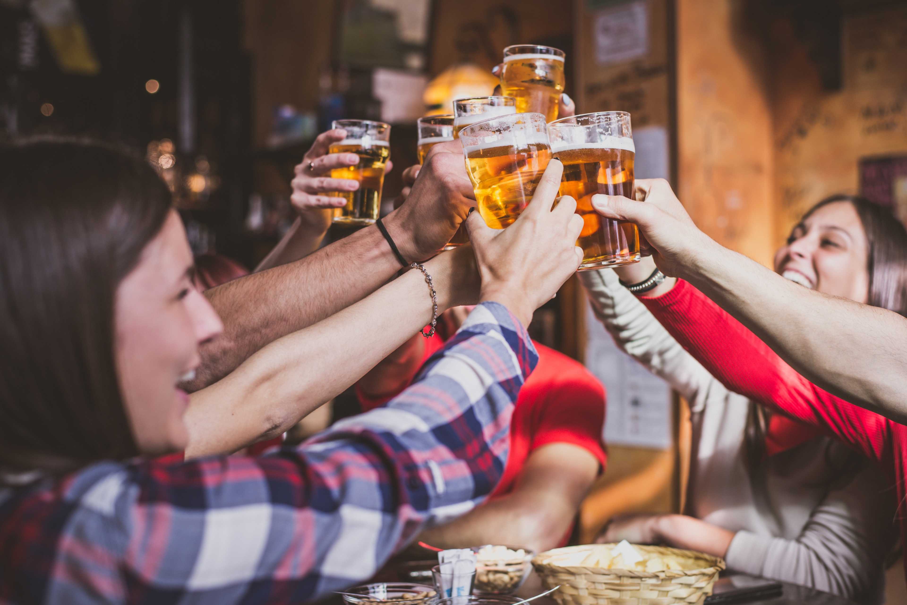 10-irish-pubs-in-toronto-for-creamy-pints-foodism-ca