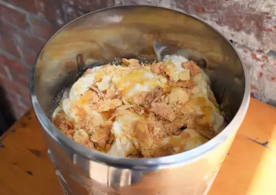 Gelato vs ice cream | Gelato in a vat Gelato vs ice cream | Gelato in a vat