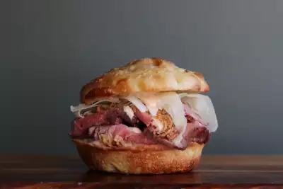 Leslie's Sandwich Room | La Boeuf with roast beef, horseradish and crispy shallots