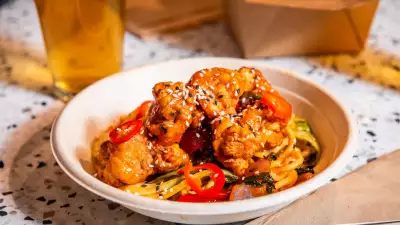 Queen's Cross Food Hall | General Tso's Chicken Bowl from Happy Tangle