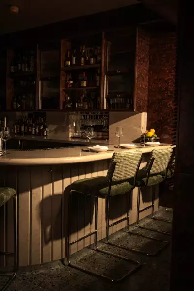 Linny's | The bar area at Linny's on Ossington