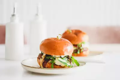 Summer wine | Chargrilled lamb burgers with rosemary aioli Summer wine | Chargrilled lamb burgers with rosemary aioli