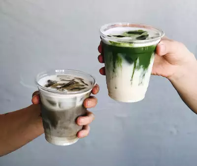 Matcha caf&eacute; in Toronto | Two iced lattes at Tsuchi cafe in Toronto