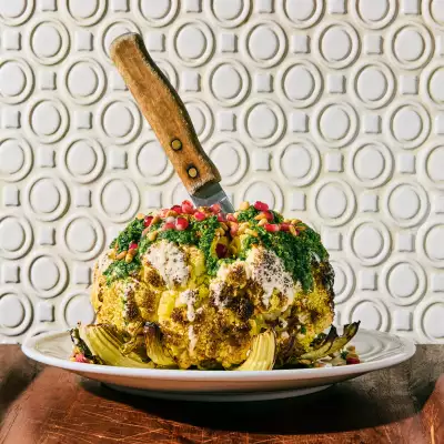 Toronto foodie bucket list | Fat Pasha's Famous Whole Roasted Cauliflower