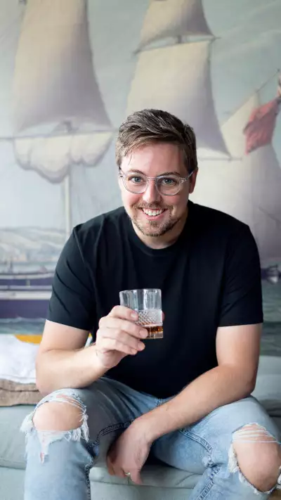 7 Toronto creators should be on your feed | Brenton Mowforth of @cheerstohappyhour