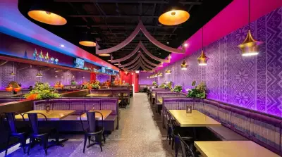 Isaan der Thai | The interior at the Spadina Avenue location of Isaan der Thai