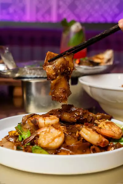 Isaan der Thai | The dish with noodles and shrimp at Isaan der Thai