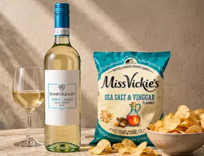 Wine and snack pairings | Romeo & Juliet Pinot Grigio + Miss Vickie&rsquo;s Sea Salt & Malt Vinegar Chips