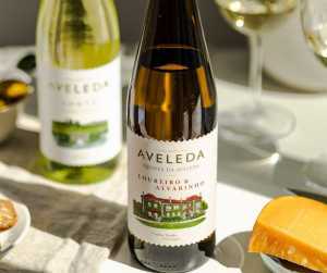Aveleda Loureiro & Alvarinho Vinho Verde white with cheese Aveleda Loureiro & Alvarinho Vinho Verde white with cheese