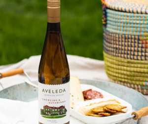 Aveleda Loureiro & Alvarinho Vinho Verde white at a picnic Aveleda Loureiro & Alvarinho Vinho Verde white at a picnic