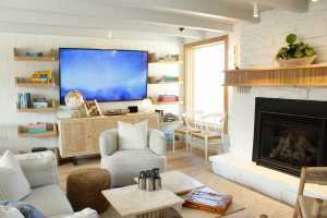 The lounge at The Beach Motel, Southampton, Ontario