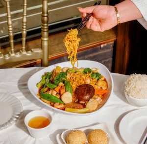 Rol San restaurant Toronto | Cantonese-style fried noodles Rol San restaurant Toronto | Cantonese-style fried noodles