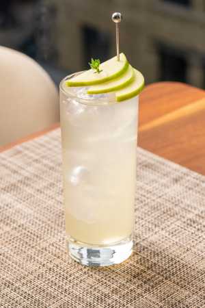 The Chase restaurant in Toronto | The Orchard Spritz cocktail at The Chase The Chase restaurant in Toronto | The Orchard Spritz cocktail at The Chase