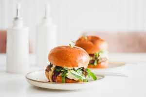 Summer wine | Chargrilled lamb burgers with rosemary aioli Summer wine | Chargrilled lamb burgers with rosemary aioli