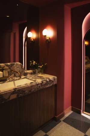 Florin Toronto | The design-forward bathroom at Florin in the Financial District Florin Toronto | The design-forward bathroom at Florin in the Financial District