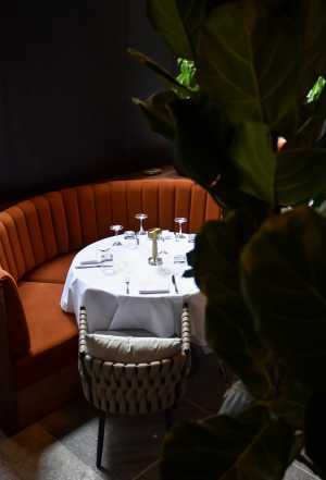 Black + Blue Steakhouse | A cozy corner nook at Black + Blue Toronto Black + Blue Steakhouse | A cozy corner nook at Black + Blue Toronto