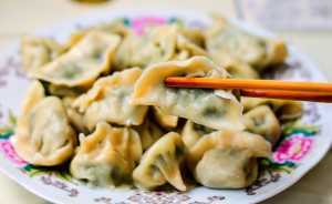 Toronto takeout and wine pairings | Pork & Chive Dumplings
