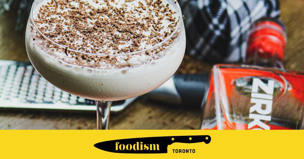 Indulge in this festive Mistletoe Mudslide cocktail | Recipes | Foodism CA