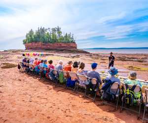 Outdoor dining experiences in Canada | Dining on the Ocean Floor at Burntcoat Head Park, N.S.