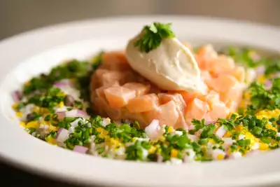 Best new Toronto restaurants | A salmon app at Le S&eacute;lect Bistro