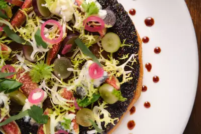 Best new Toronto restaurants | Goat cheese tarte at Le S&eacute;lect Bistro