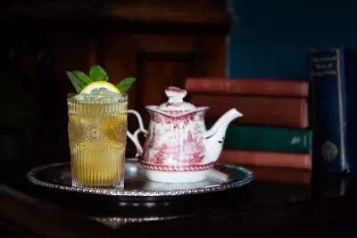 Happy hours in Toronto | The Queen's Tea cocktail at The Rabbit Hole