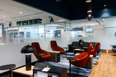 A meeting area inside the Aspire | Air Canada Caf&eacute; at Billy Bishop Toronto City Airport