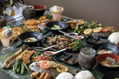 Filipino restaurants Toronto | A spread of dishes at Casa Manila