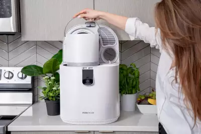 Removing the bucket from the FoodCycler by Vitamix Eco 5