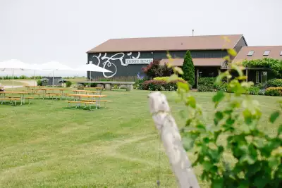 Best wineries in Beamsville | A view of the exterior of Thirty Bench Winemakers