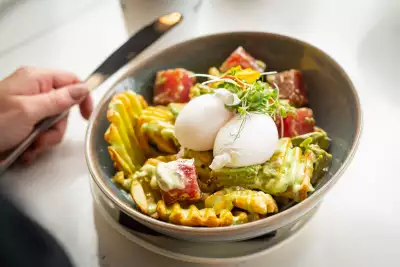 Brunch in Toronto | Tuna poutine brunch at OEB in Toronto