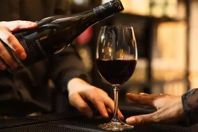 The 2024 foodism ICON Awards | Pouring Stoneleigh Pinot Noir at the foodism ICON Awards