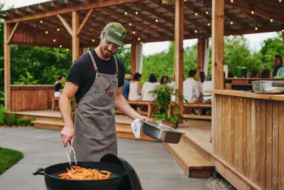 Outdoor dining experiences in Canada | Outdoor cooking at Les Cocagnes in Frelighsburg, Q.C.