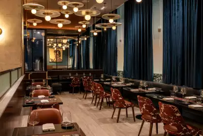 Romantic restaurants in Toronto | Inside Lucie restaurant in Toronto