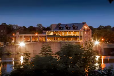 Best Ontario restaurants | Outside Cambridge Mill at night