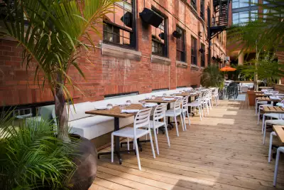 The front of the patio at Cassius on King
