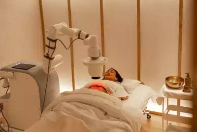 Best caf&eacute;s and coffee shops in Toronto | Moxibustion at Denovia