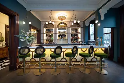 MAISON SELBY interior bar