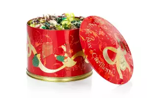 Eataly holiday gift guide | Venchi Carillon Hamper Chocolate Tin Eataly holiday gift guide | Venchi Carillon Hamper Chocolate Tin
