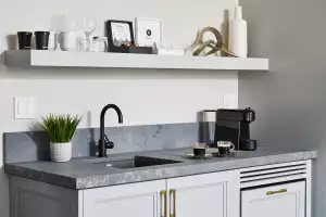 124 on Queen Hotel and Spa | A kitchenette inside a guest room