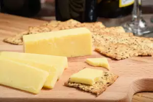 How to serve cheddar cheese made with Ontario milk How to serve cheddar cheese made with Ontario milk