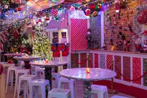 Inside Miracle Toronto, Christmas-themed pop-up cocktail bar Inside Miracle Toronto, Christmas-themed pop-up cocktail bar