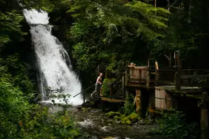 Seaweed benefits | A waterfall-side hot tub at Nimmo Bay Wilderness Resort Seaweed benefits | A waterfall-side hot tub at Nimmo Bay Wilderness Resort