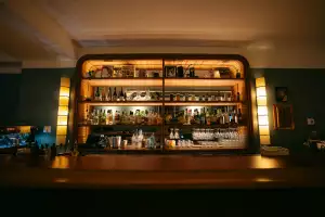 Toronto bottle shops and alcohol stores | The bar at Doc’s Green Door Lounge