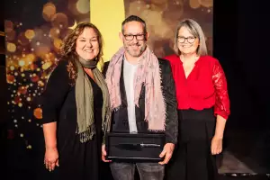 The 2024 foodism ICON Awards | Jason Bangerter with his award at the foodism ICON Awards The 2024 foodism ICON Awards | Jason Bangerter with his award at the foodism ICON Awards